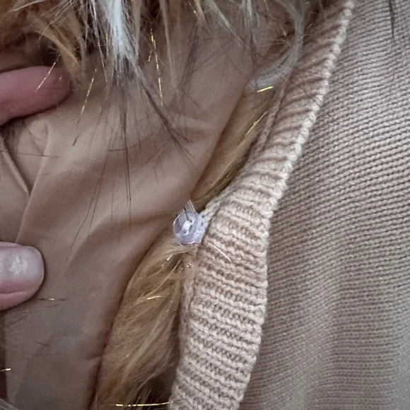 La Seine Tan Cardigan Vest Cape  with Luxurious Brown Gold Faux  Fur Trim NWT - Picture 5 of 8